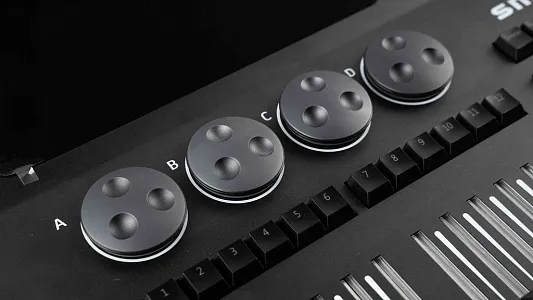 Цифровая консоль управления Exell Lighting EXLCONSOL4